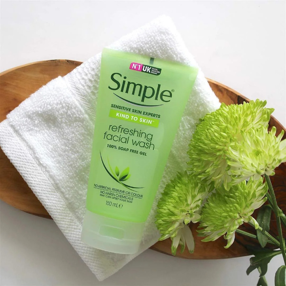 Sữa Rửa Mặt Simple Refreshing Facial Wash
