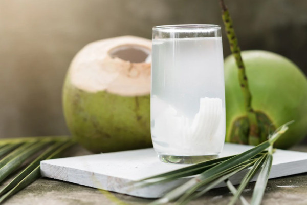 Tác dụng của nước dừa đối với sức khỏe