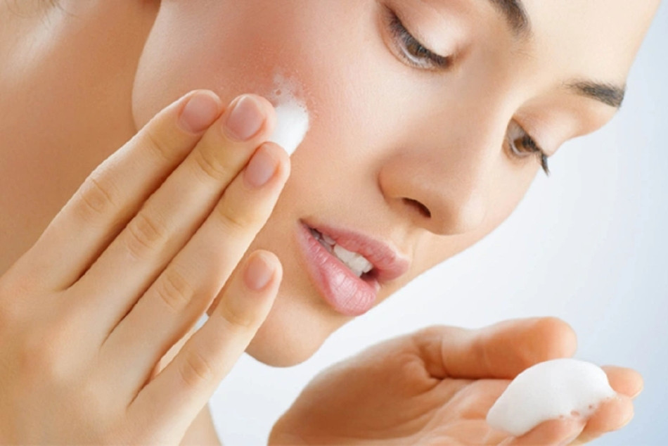 Tác Dụng Của Sữa Rửa Mặt Đối Với Da Dầu Mụn