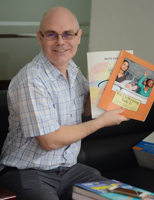 Hướng Dẫn Học IELTS Hiệu Quả Từ Mike Wattie – Tài Liệu Chinh Phục Điểm Cao 9.0