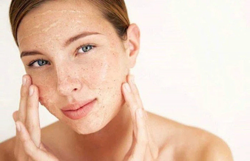 Tẩy tế bào chết định kỳ giúp da thông thoáng