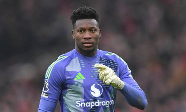 Thủ môn Andre Onana thể hiện quyết tâm với Manchester United