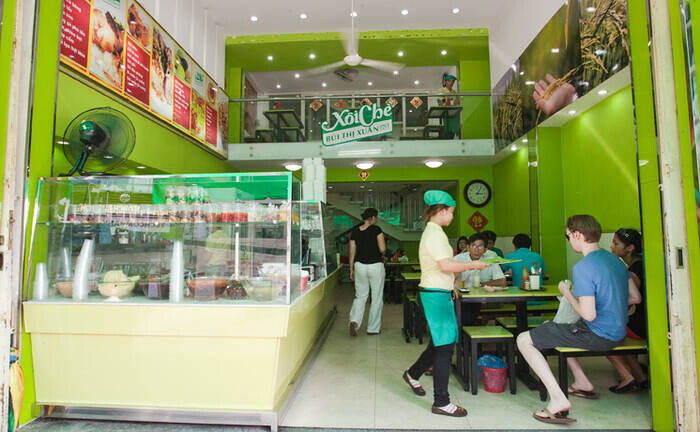 Thuê nhân viên khi quán phát triển