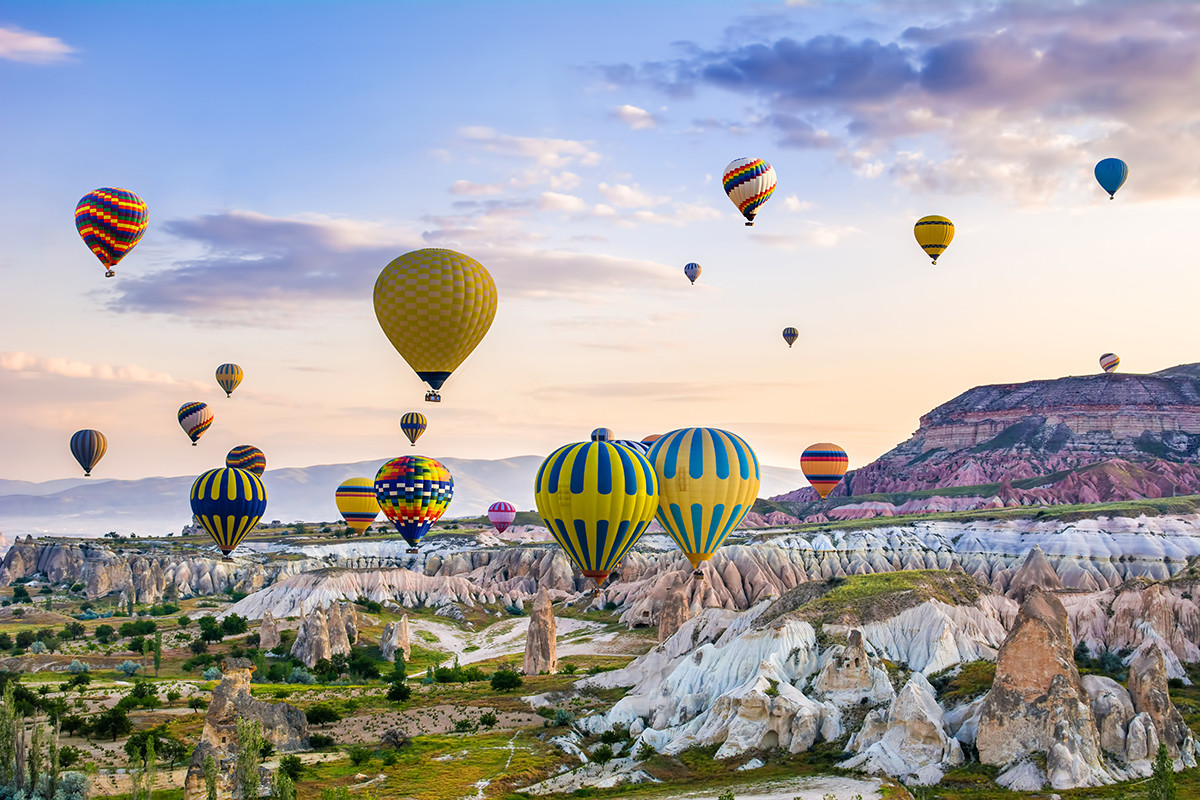 Thung lũng Cappadocia với những khinh khí cầu