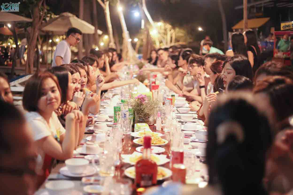 Tiệc BBQ trên hòn Mây Rút Trong