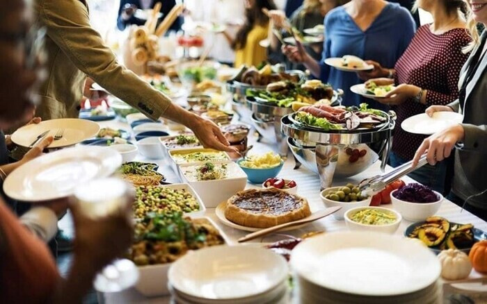 tiec-buffet-tu-chon-trong-nha-hang