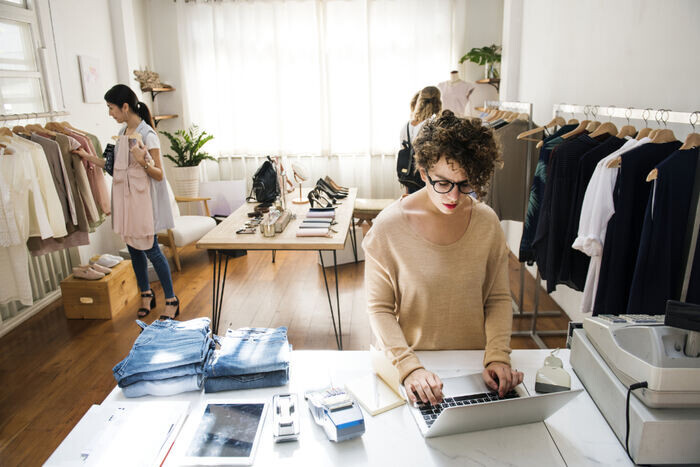 tim-viec-lam-visual-merchandiser