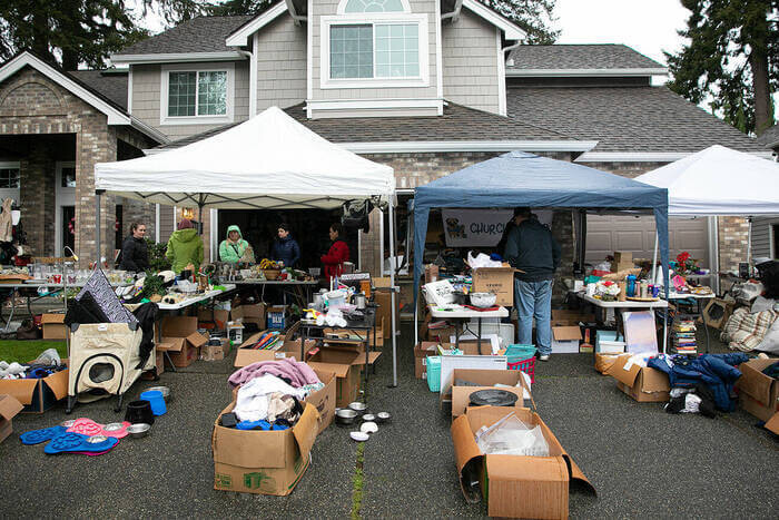 to-chuc-garage-sale-xa-hang-ton-kho