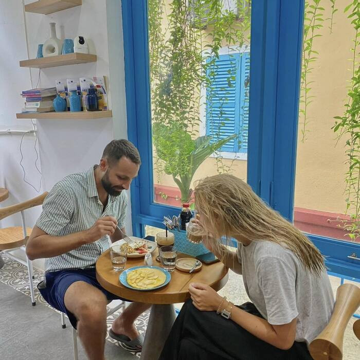 TÒ VÒ Hostel &amp; Coffee