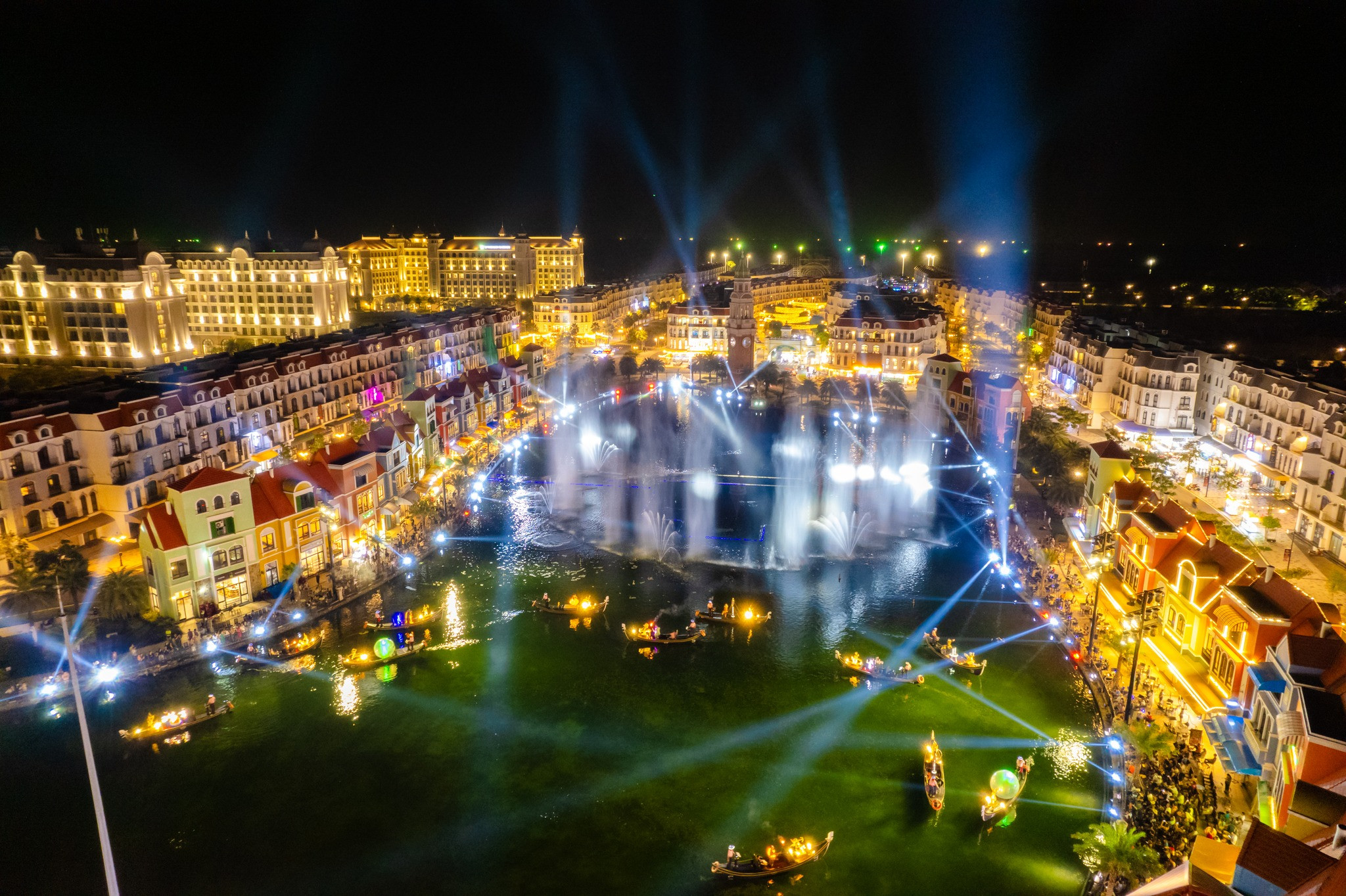 Tour Mới Nhất tại Grand World Phú Quốc: Giao Lộ Thế Giới có gì hot?
