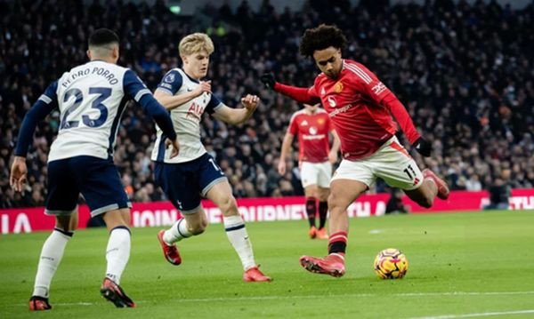 Tottenham gặp khó khăn trong trận đấu