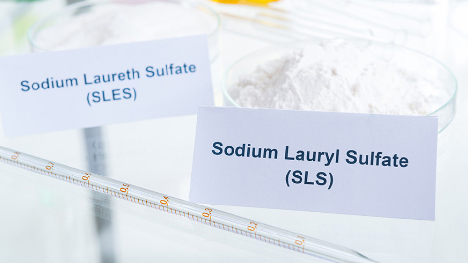 Tránh sử dụng sữa rửa mặt có chứa Sodium Lauryl Sulfate