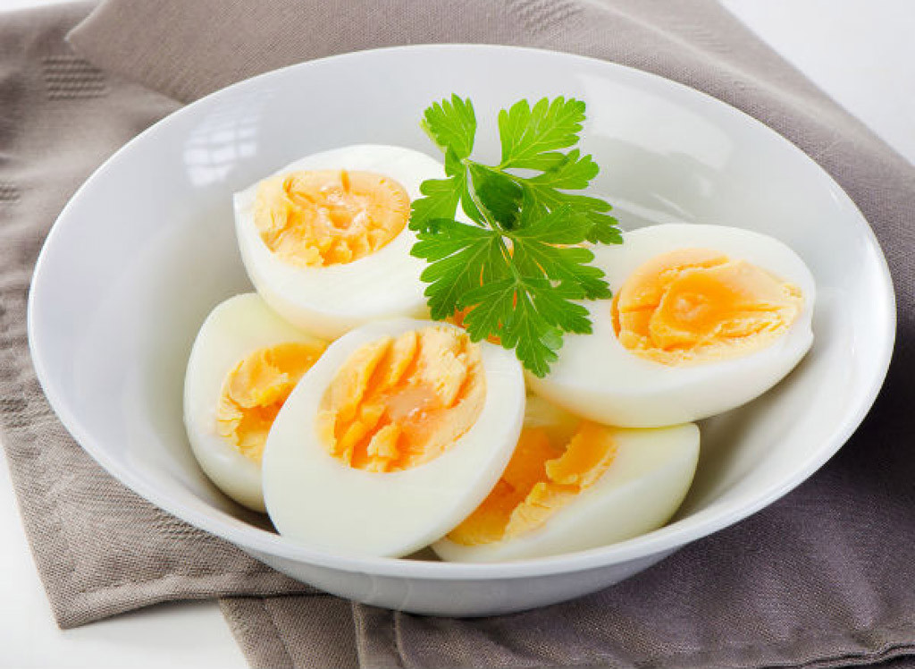 Trẻ có hệ tiêu hóa non nớt sẽ dễ bị tiêu chảy nếu ăn trứng luộc để lâu, không bảo quản trong tủ lạnh