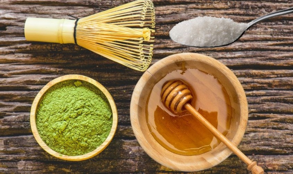 Trị mụn bằng mật ong và trà xanh