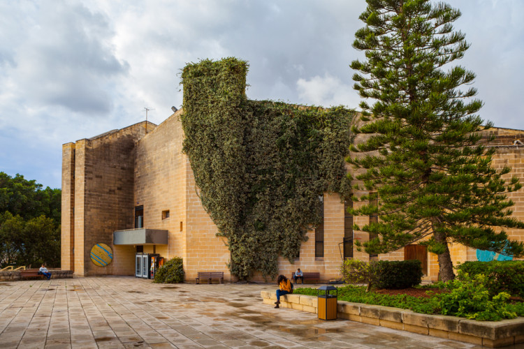 Trường Đại học Malta là một trong những trường lâu đời nhất tại Châu Âu với 400 năm tuổi