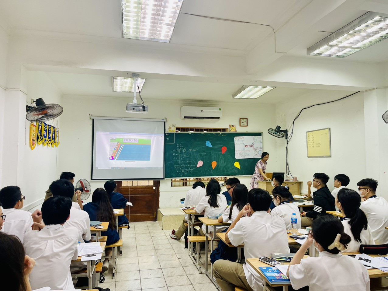 Trường THCS &amp; THPT dân lập Hồng Hà