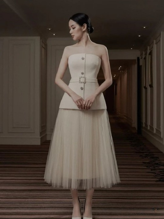 Váy cúp ngực kiểu peplum tôn dáng