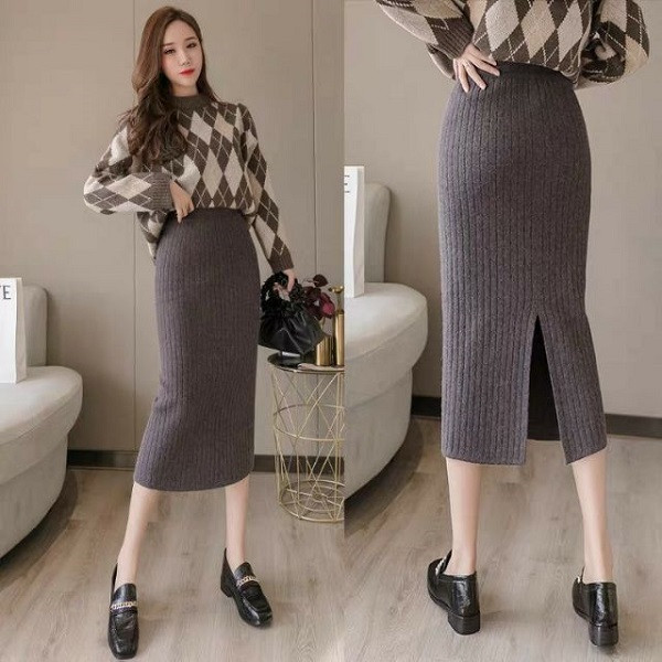 Váy xẻ tà sau phù hợp cho công sở và tiệc nhẹ nhàng