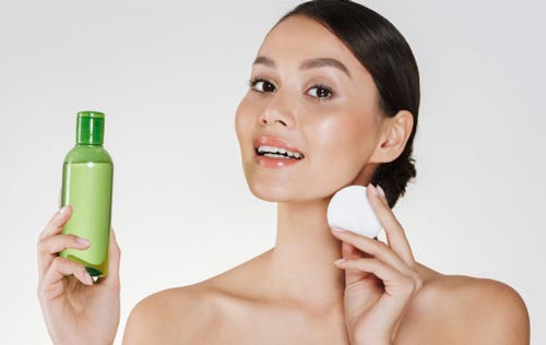 Vệ sinh da mặt kỹ càng
