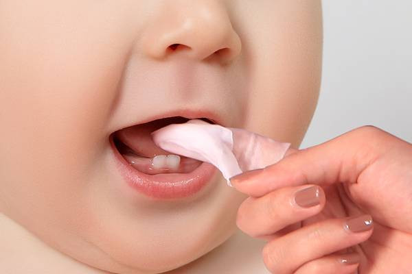 Chăm sóc răng cho con thế nào mới đúng?