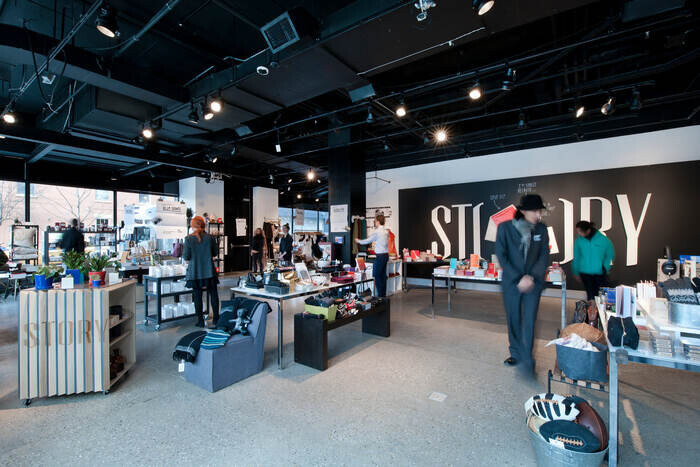 vi-du-ve-visual-merchandising-cua-cua-hang-story