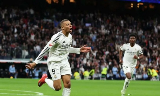 Vinicius có pha solo ghi bàn đẳng cấp.