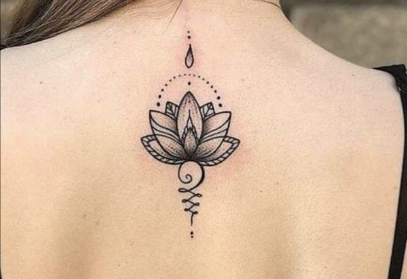 Xăm hình bông sen cho người tuổi Mùi