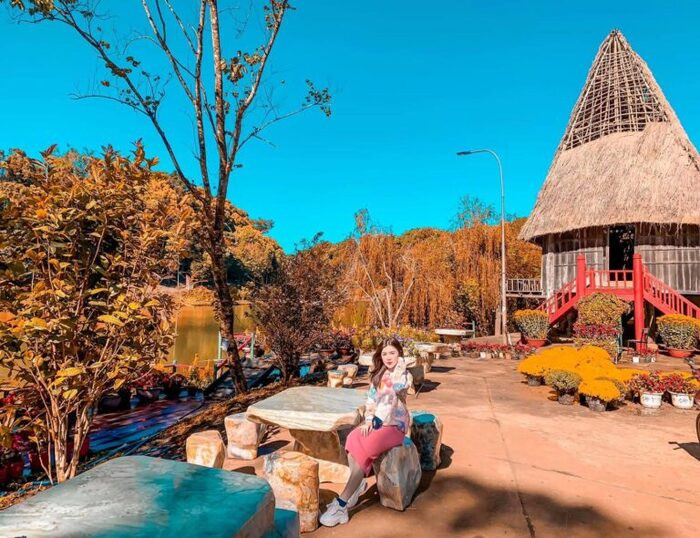 Xe bus là phương tiện di chuyển an toàn đến Resort Đăk Ke