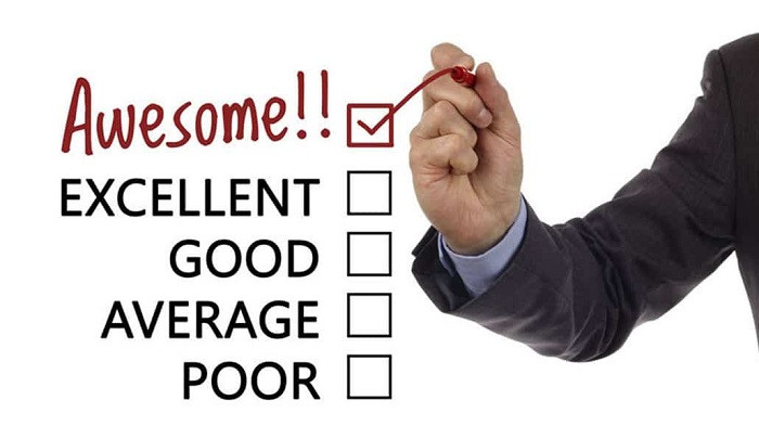 Xem xét các đánh giá một cách cẩn thận.