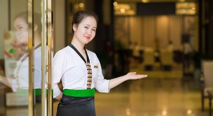 Yêu cầu của nhân viên lễ tân nhà hàng